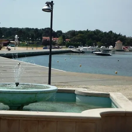 Resindenz Benni 4 Mit Beheitzem Grossem Pool * メドゥリン