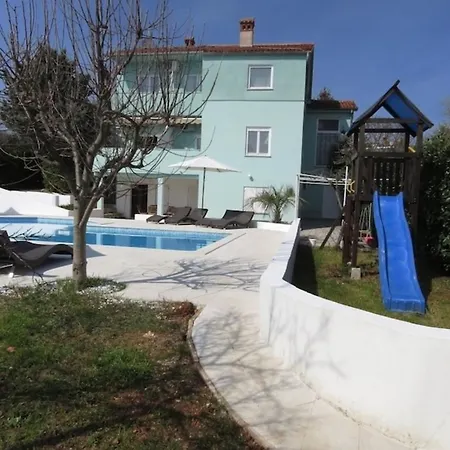 Resindenz Benni 4 Mit Beheitzem Grossem Pool Apartment Medulin