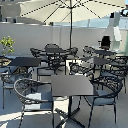 Resindenz Benni 4 Mit Beheitzem Grossem Pool Apartman