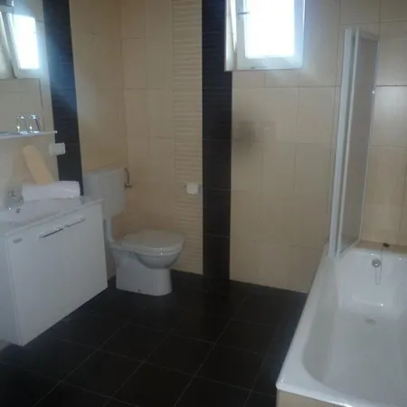 Apartment Resindenz Benni 4 Mit Beheitzem Grossem Pool