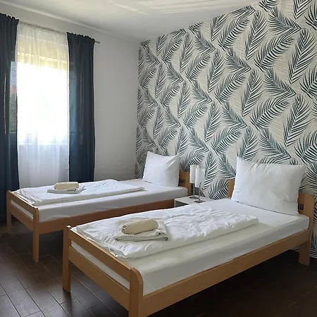 Resindenz Benni 4 Mit Beheitzem Grossem Pool * Медулин