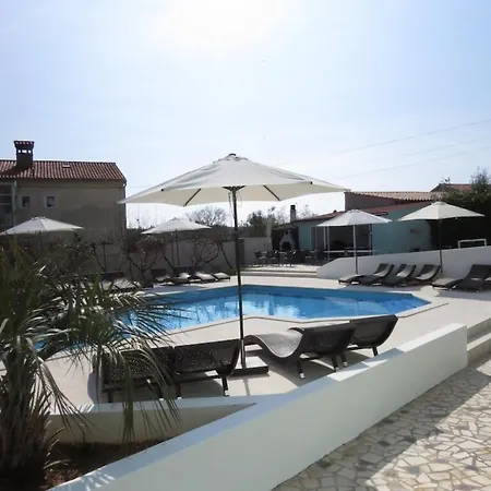 Apartment Resindenz Benni 4 Mit Beheitzem Grossem Pool *